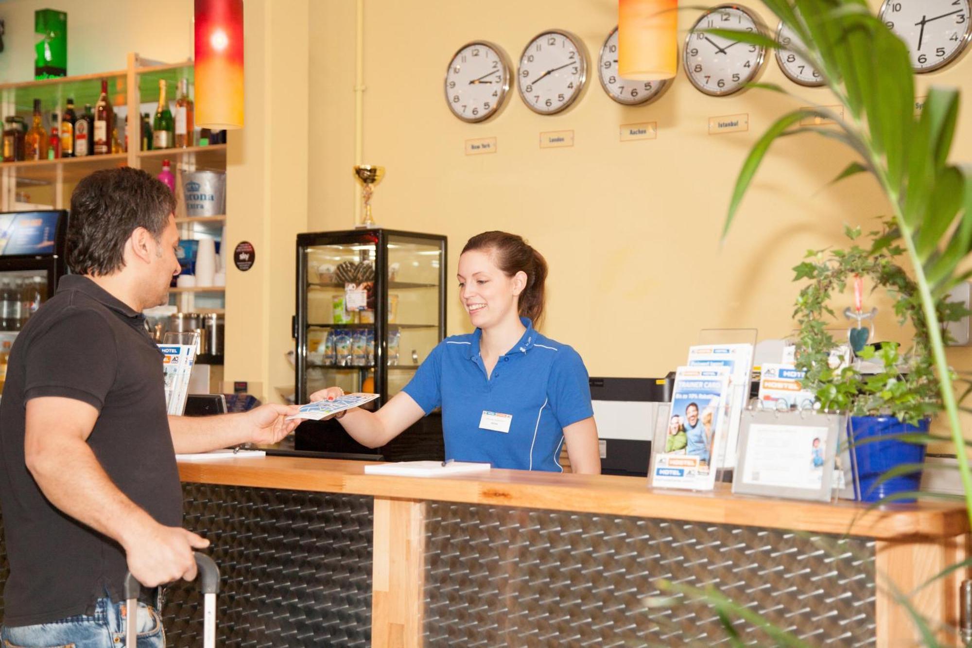 Hotel A&O Aachen Hauptbahnhof Zewnętrze zdjęcie