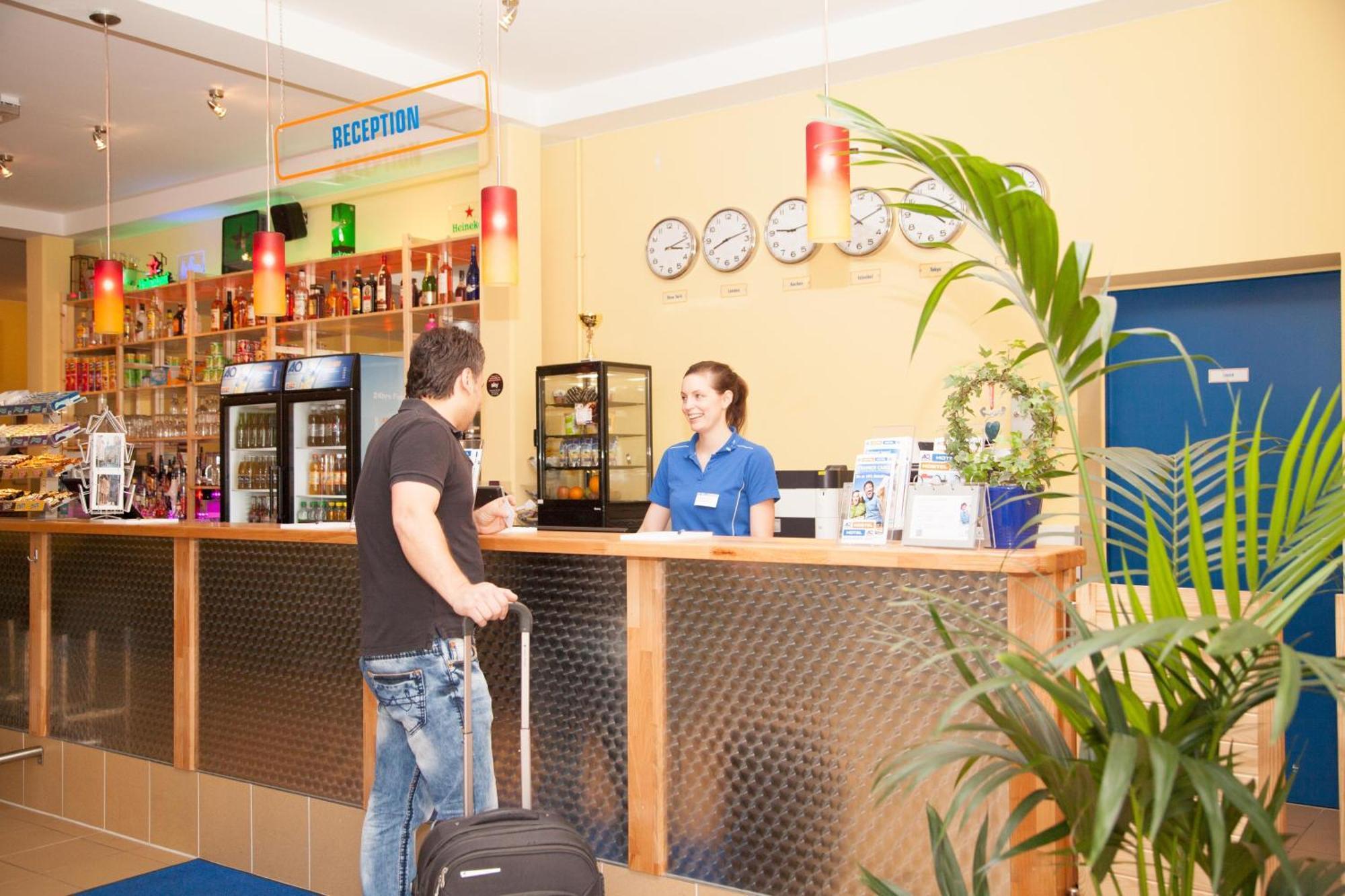 Hotel A&O Aachen Hauptbahnhof Zewnętrze zdjęcie