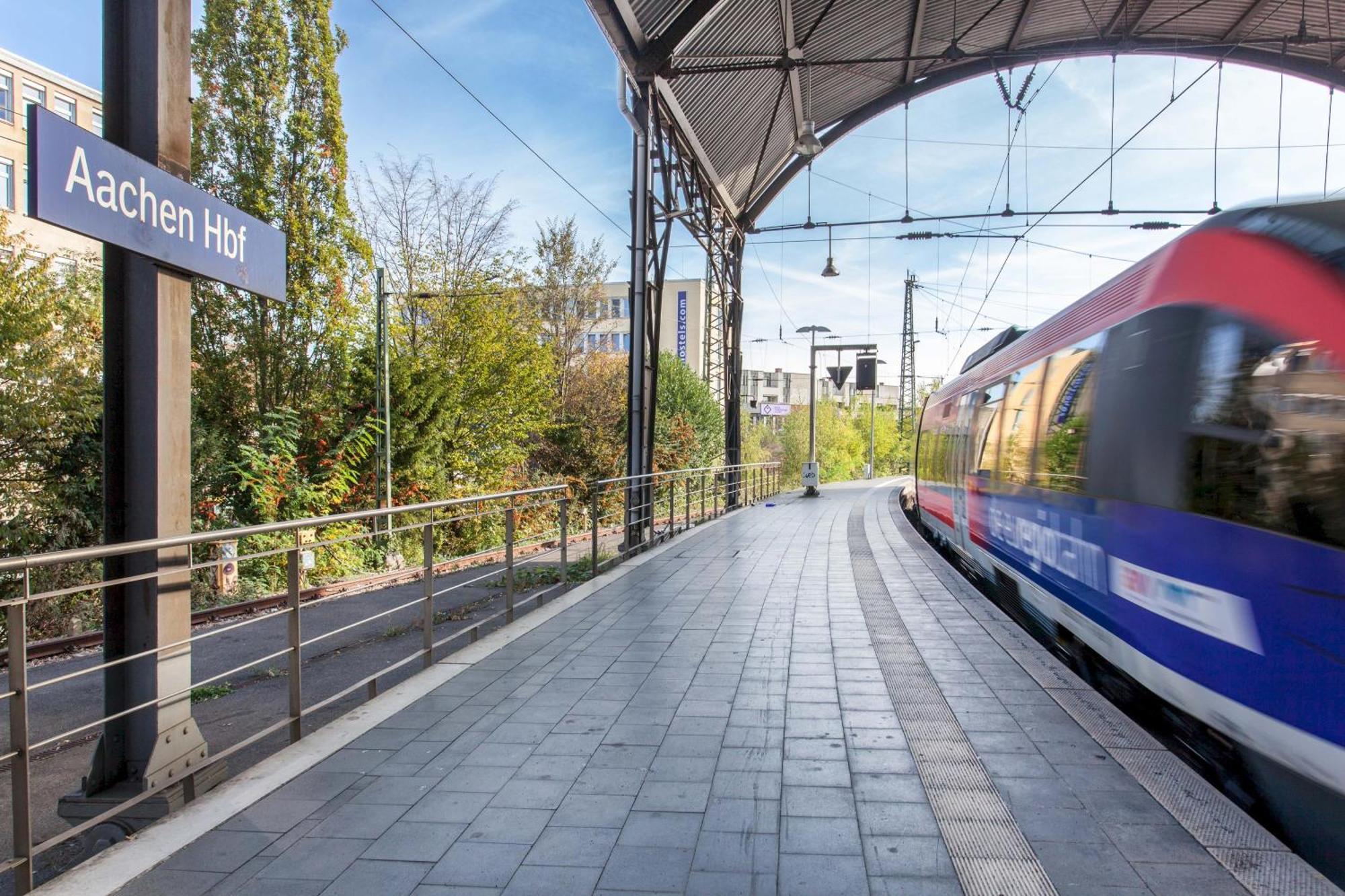 Hotel A&O Aachen Hauptbahnhof Zewnętrze zdjęcie